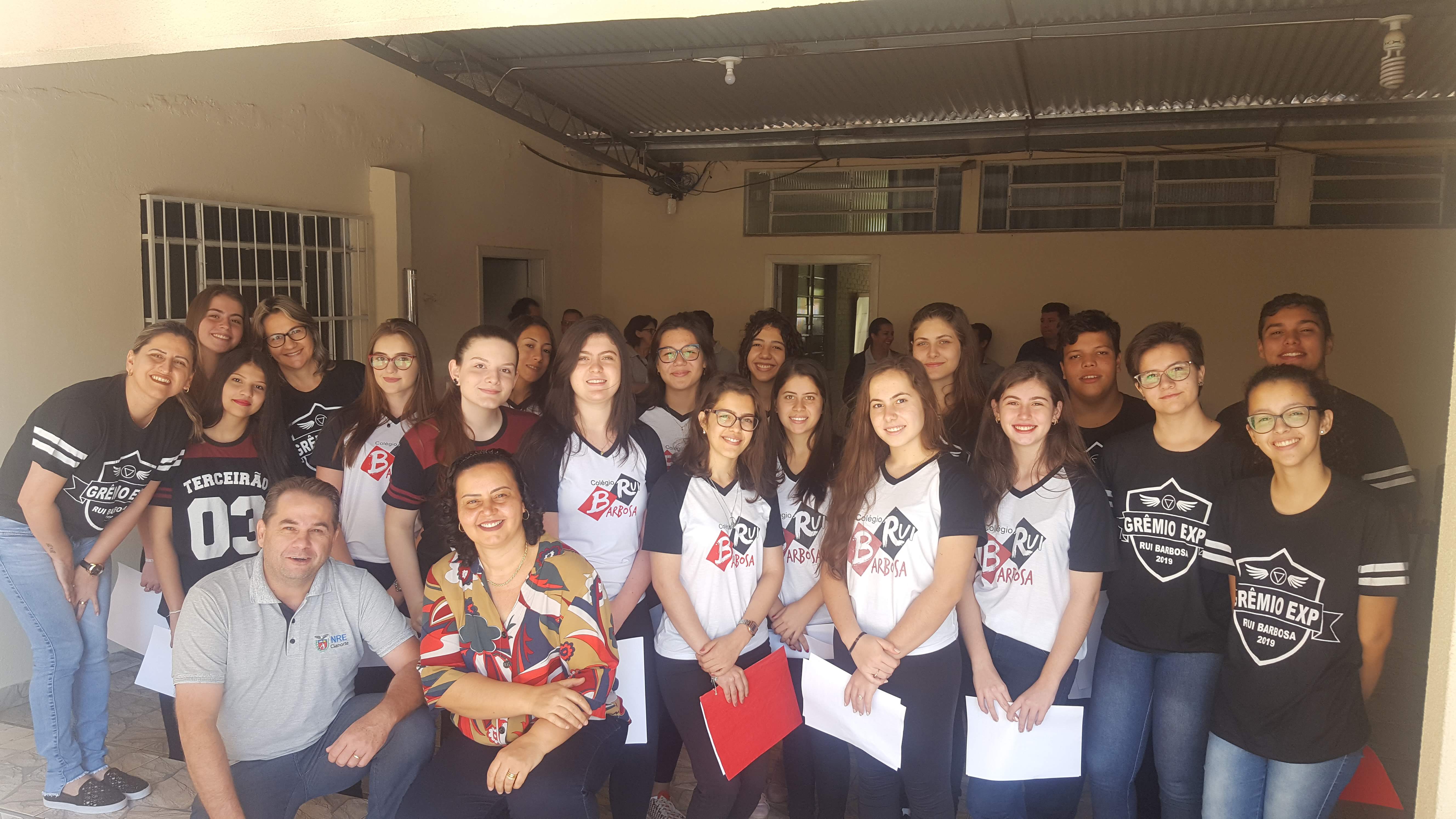 Homenagem para os professores e funcionários do NRE Cianorte