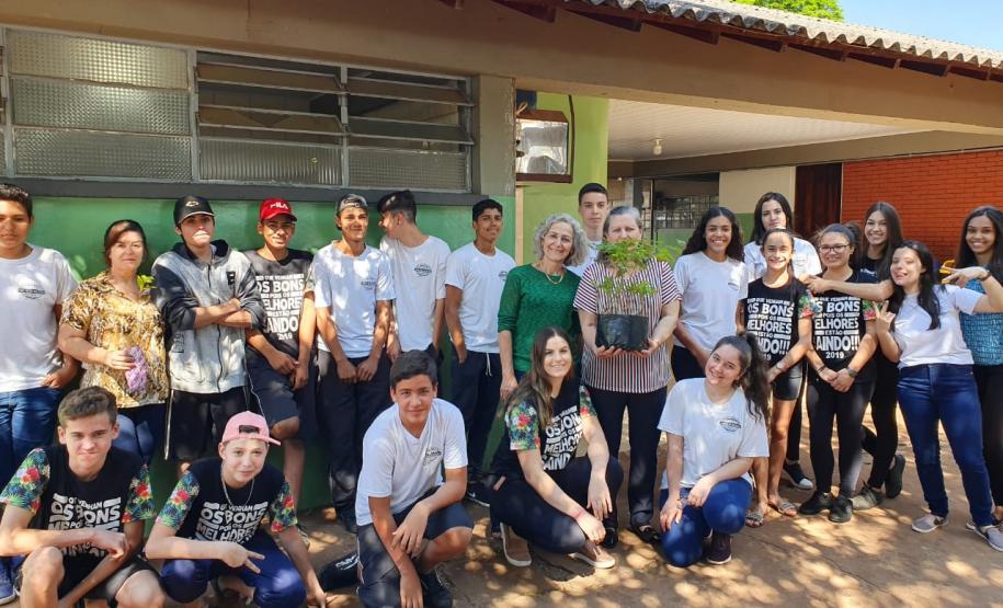 Colégio Estadual Emílio de Menezes